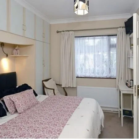 Moher House 5* ويستبورت